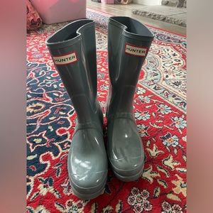 HUNTER women’s grey rain boots tall short size 8, EU 39